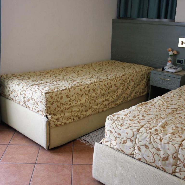 Hotel Villa Rina - Camera Tripla - 6