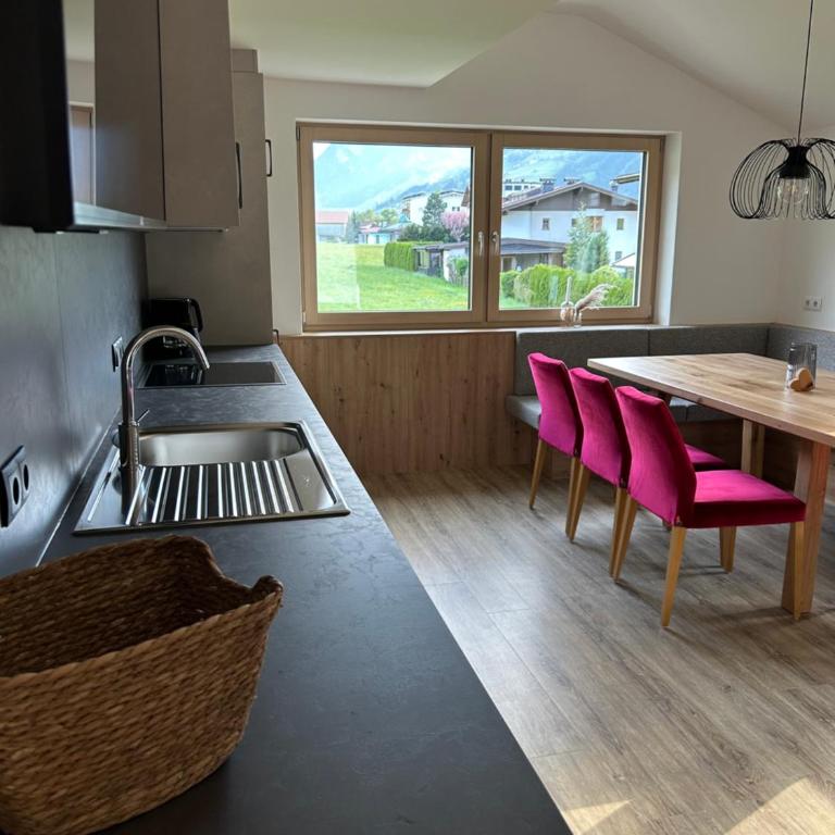 Gästehaus Wildauer - Two-Bedroom Apartment with Balcony - 3