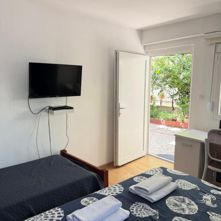 ASTAKOS apartments Budva - Standardna Trokrevetna Soba - 4