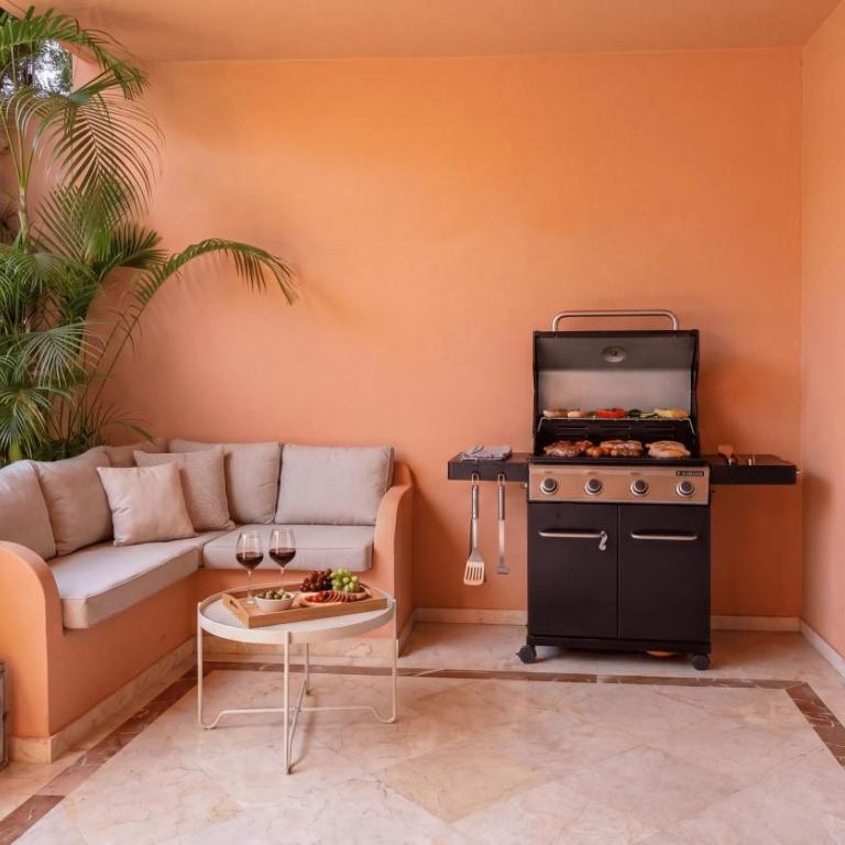 VACATION MARBELLA - Villa Federer, Cine Room, BBQ, NEW Decoration, Garage, Old Town Location, Big Communal Pool, Andalusian Garden, Walking to the Beach - Casa de 4 dormitorios - 5