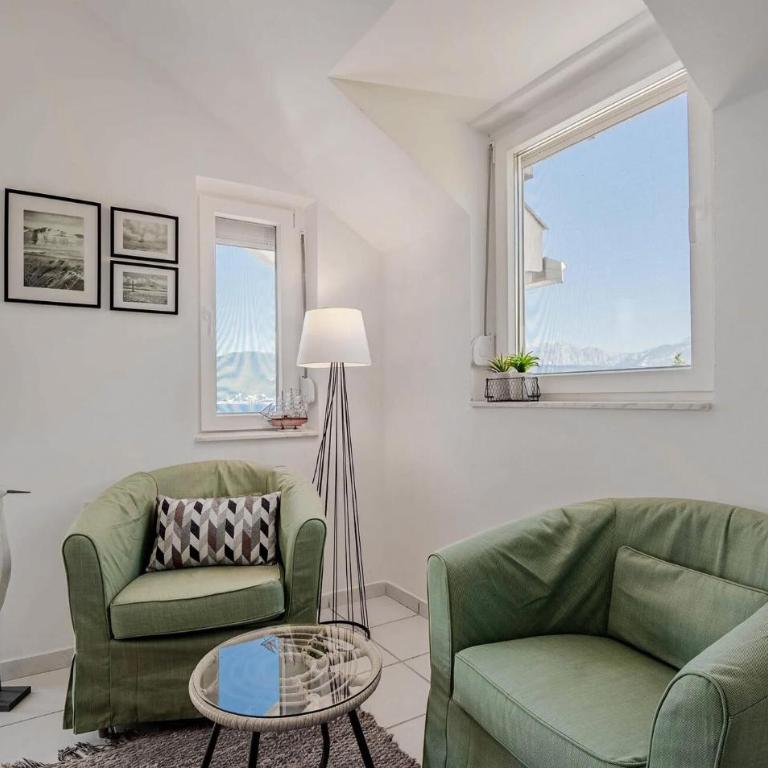 Cozy Home In Tivat With House A Panoramic View - Seven-Bedroom House - 15