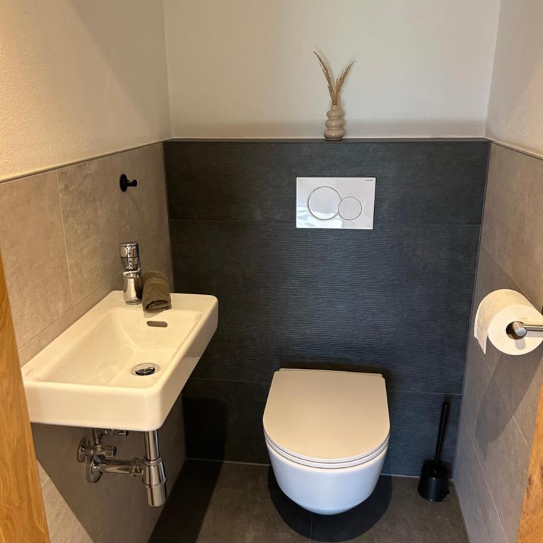 Gästehaus Wildauer - Two-Bedroom Apartment with Balcony - 12