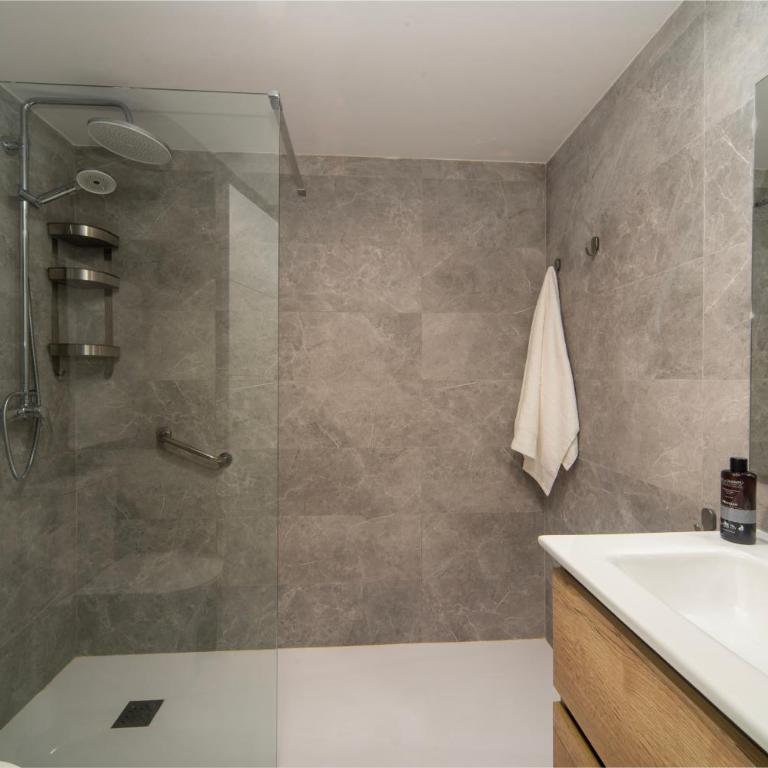BenalBeach - Habitación Familiar con baño privado - 7