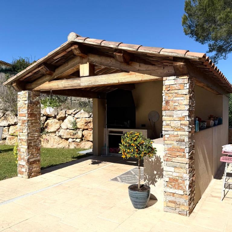 Jolie villa 3ch climatisée à proximité du village de Valbonne mecalineloc - Villa de 3 dormitorios - 15