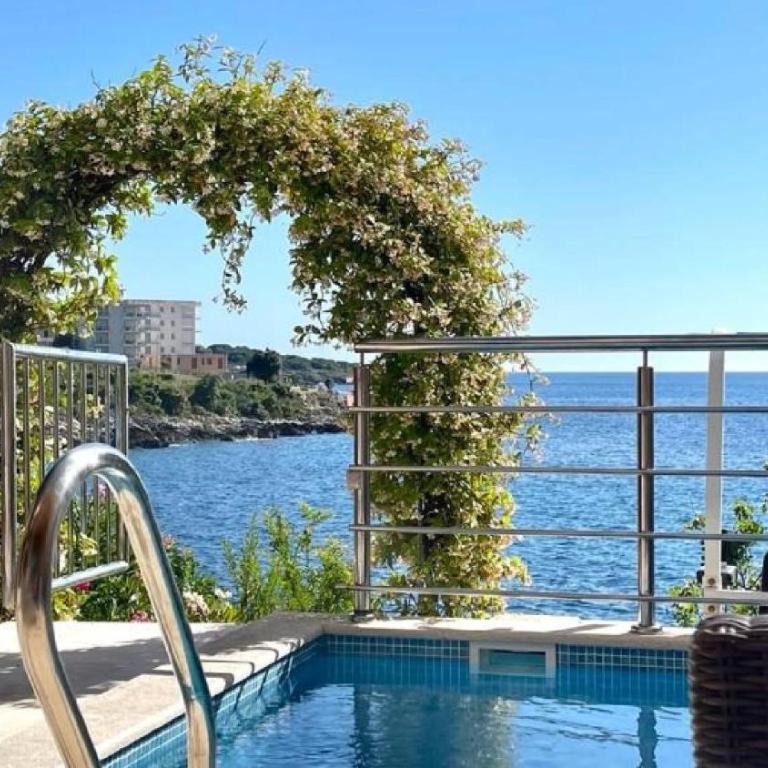 Vila Nadja SEAFRONT - Villa - 2