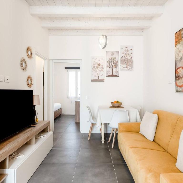 KeyRoom Patio & Parking near Lake Como - Single Room - 23