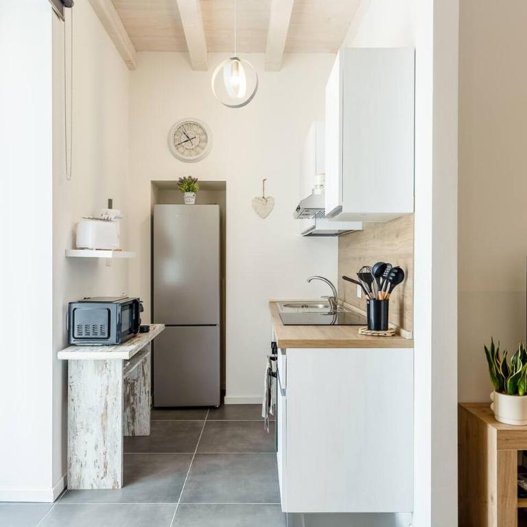 KeyRoom Patio & Parking near Lake Como - Single Room - 32