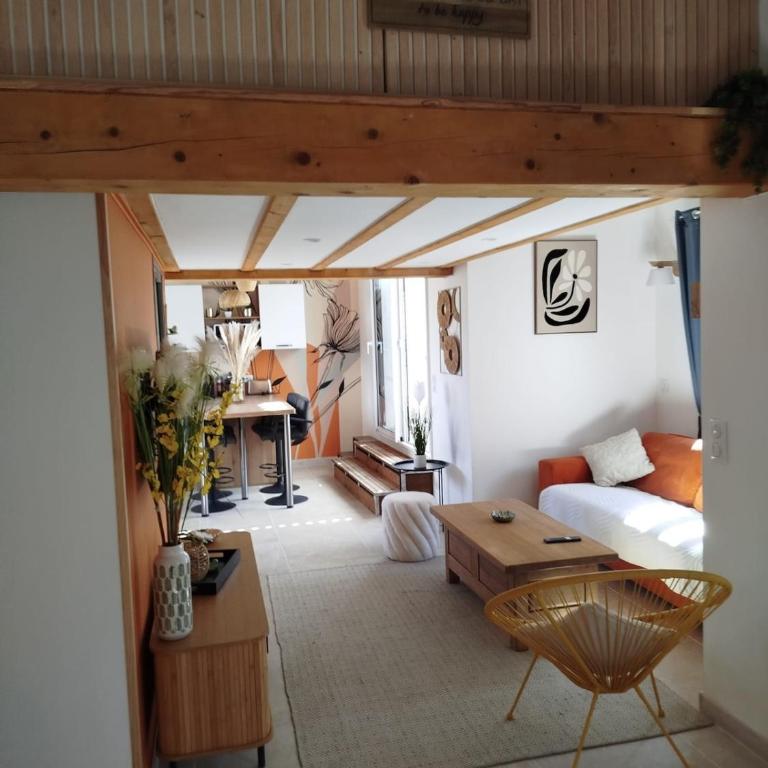 Cozy, bright, air-conditioned 2-room apartment with mezzanine & terrace - Appartamento con 1 Camera da Letto - 2