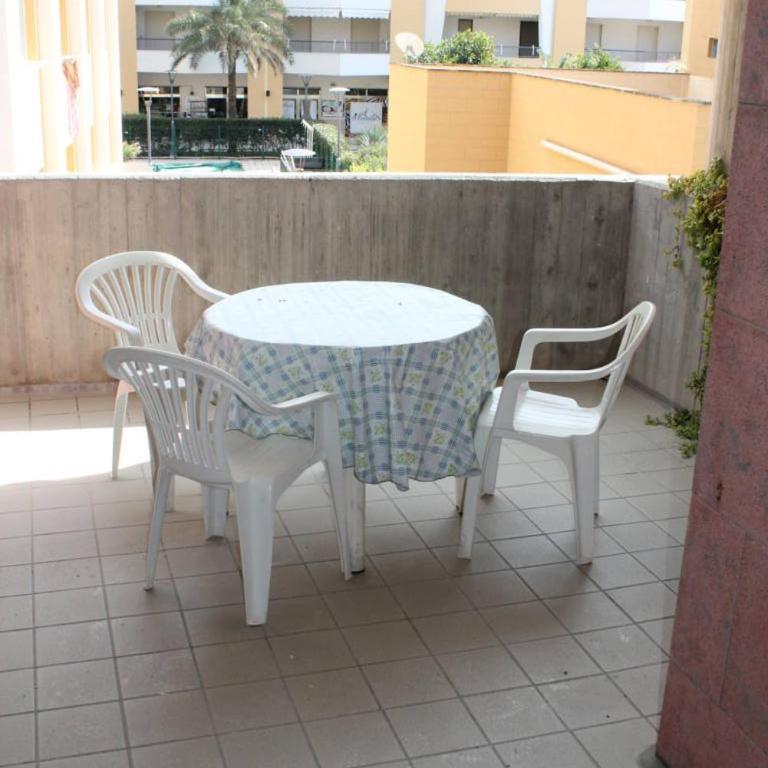 Appartamenti Vacanze Mare - Appartamento Deluxe con 2 Camere da Letto e Balcone - 3