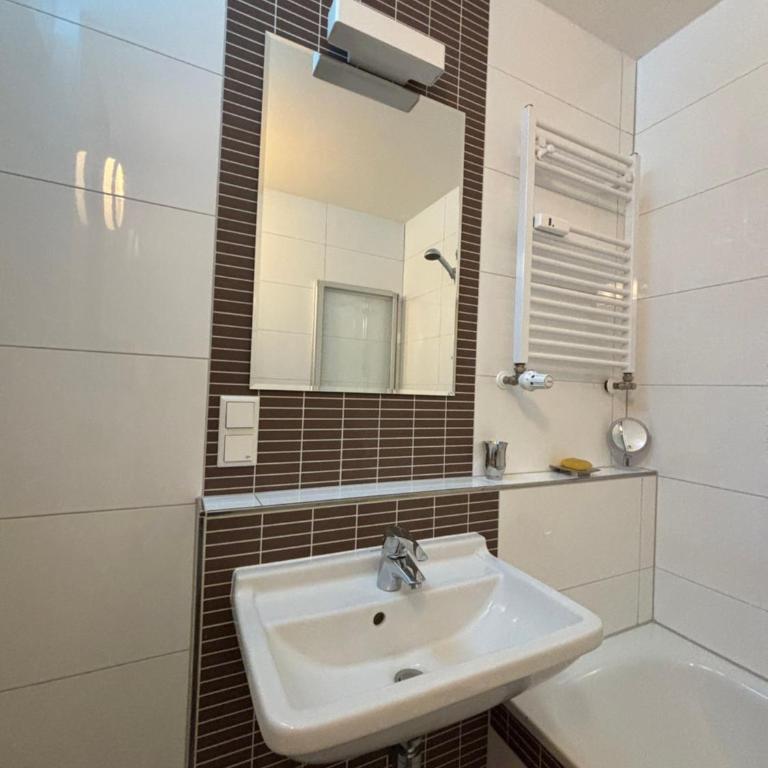 Alpin Noir - Panorama Apartment Gerlitzen - Apartment mit 1 Schlafzimmer - 12