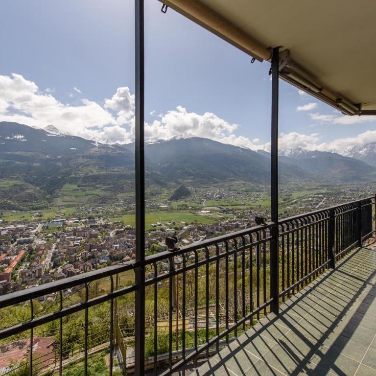 Maison Panoramique - Beautiful view in Aosta - Appartamento con 3 Camere da Letto e Vista Montagna - 2