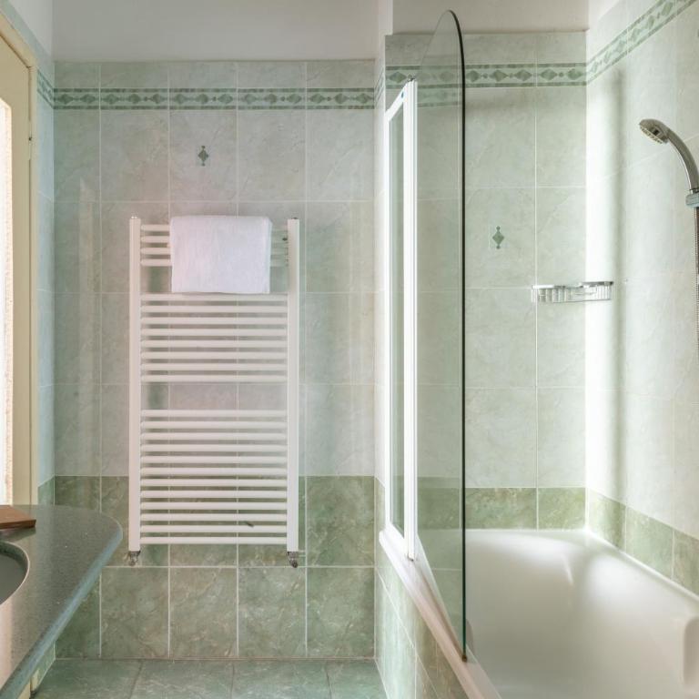 Hotel La Pace - Camera Familiare - 5
