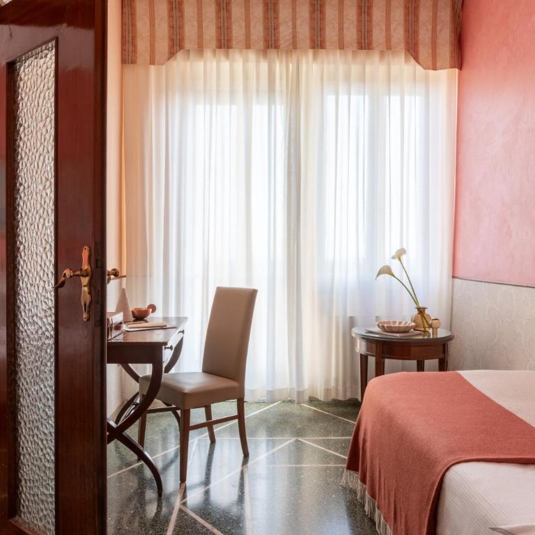 Hotel La Pace - Camera Familiare - 3