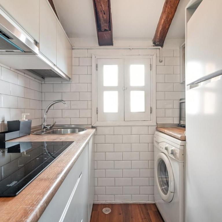 Flat in the Plaza Mayor - Two-Bedroom Apartment - 2