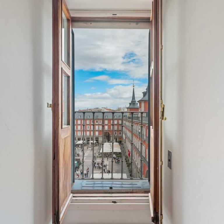 Flat in the Plaza Mayor - Two-Bedroom Apartment - 4