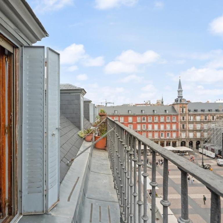 Flat in the Plaza Mayor - Two-Bedroom Apartment - 37