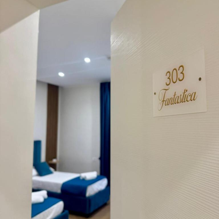 Royal Hammer - Camera Tripla con Bagno Privato - 4