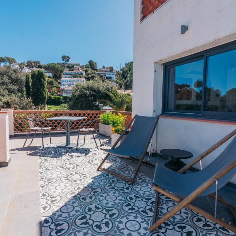 The Getaway - Four-Bedroom Vacation Home - 29