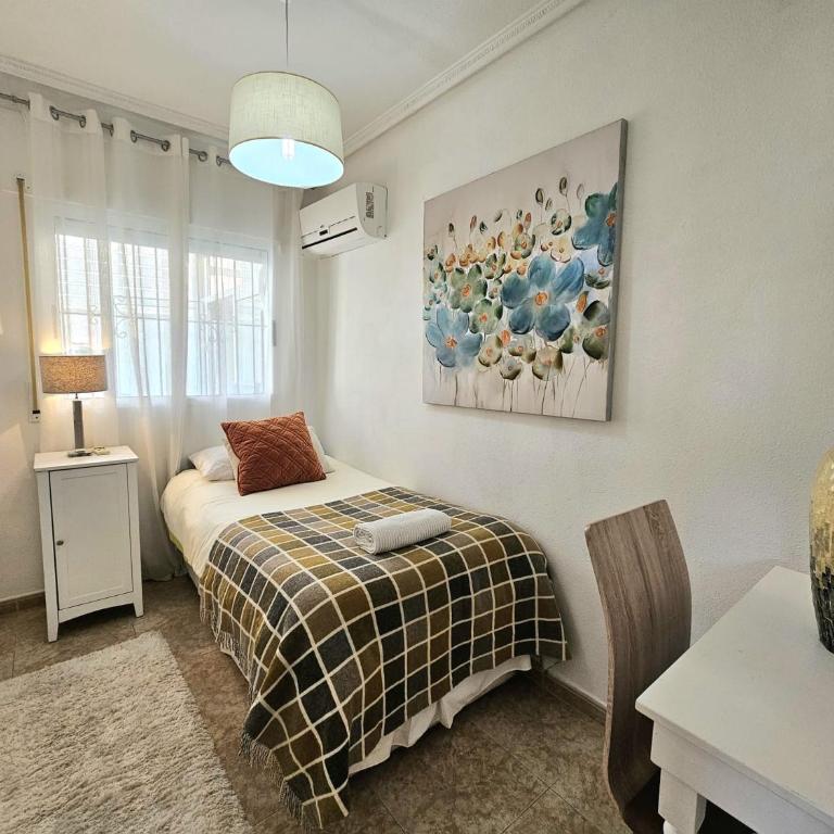 Chalet con Piscina Privada, Aguas Nuevas, Torrevieja - Three-Bedroom Apartment - 19