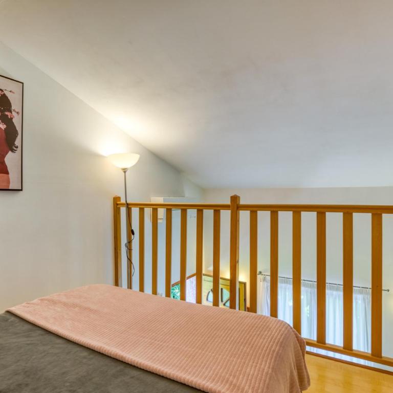 Villa Désirée Agde - Studio d'Hôte - Chambre Quadruple avec Douche - 13