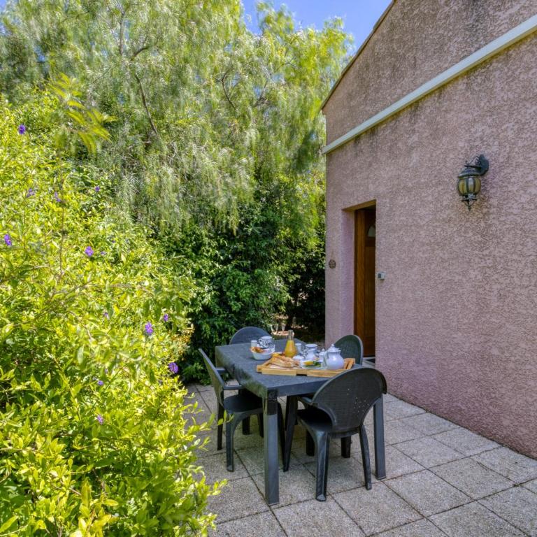 Villa Désirée Agde - Studio d'Hôte - Chambre Quadruple avec Douche - 21