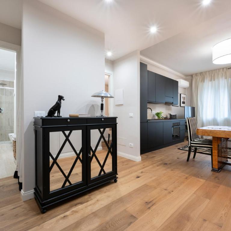 Angelico apt con balcone e ascensore - Appartamento Deluxe con 2 Camere da Letto e Balcone - 27