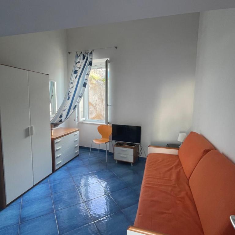 Agenzia Isotur LOCANDA NONNA GIULIA 34 - Camera Matrimoniale con Bagno Privato - 2