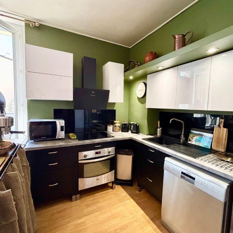 Casamea - T4, Vue Mer, Plage 1min, Clim - Three-Bedroom Premium Apartment - 14