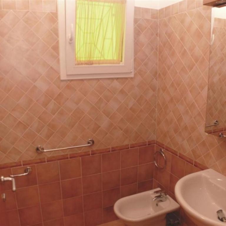 Two-storey flat with shared pool and patio - Appartamento - 9