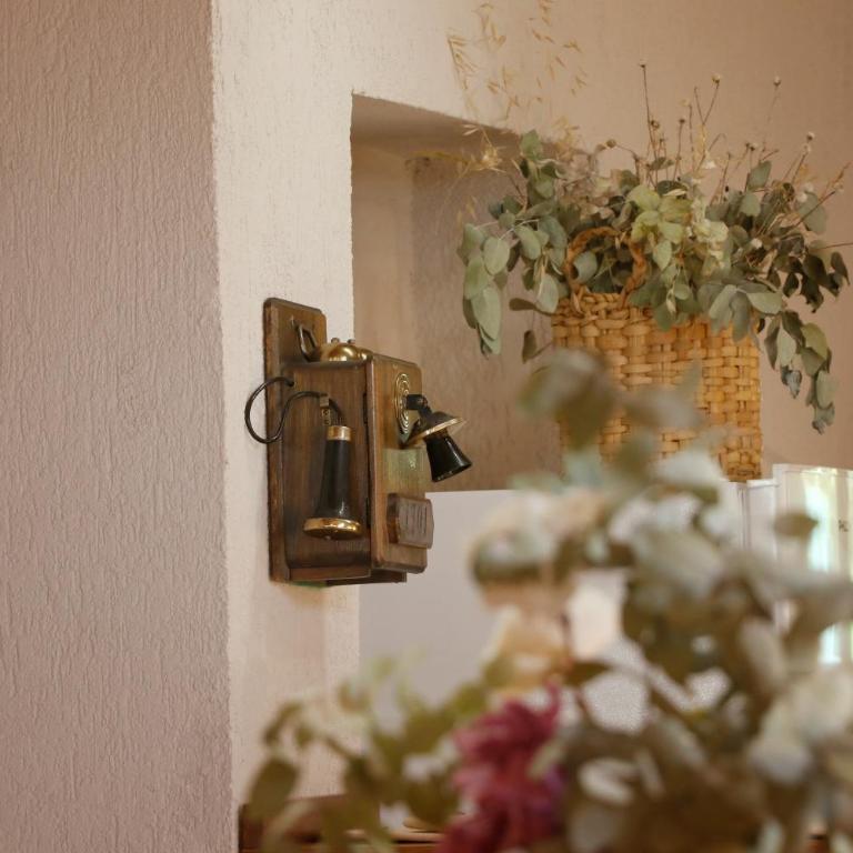 El Rancho , casa de huéspedes - Three-Bedroom Home - 14