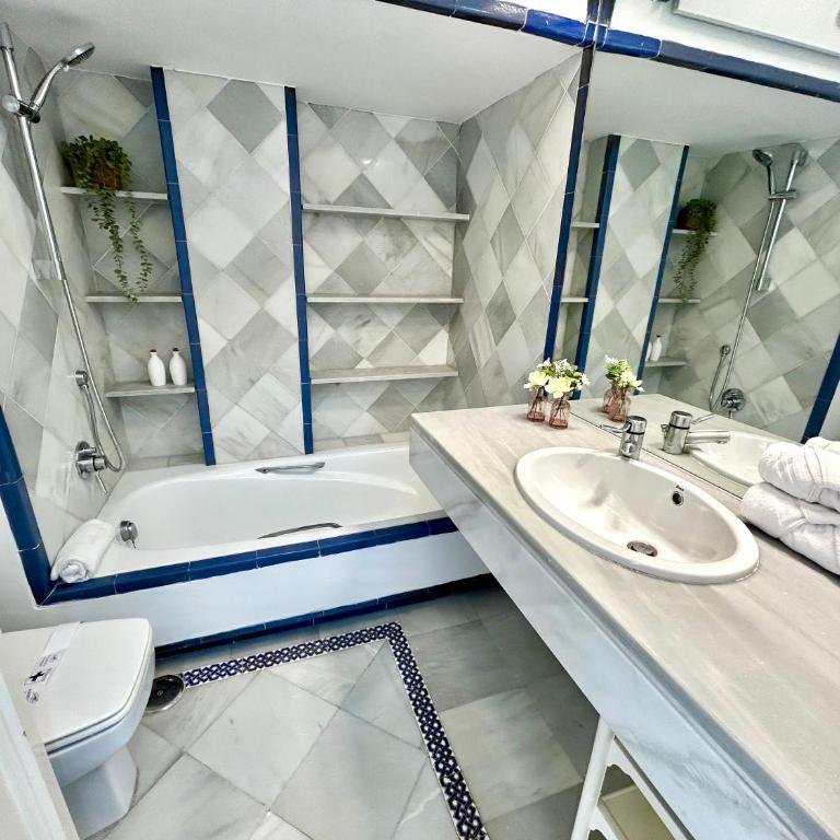 GATU Puerto Bello junto la playa en Puerto Sherry - Apartamento de 2 dormitorios con vistas parciales al océano - 21