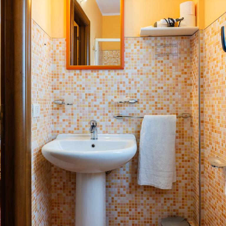 Bed and Breakfast San Domenico - Camera Quadrupla con Doccia - 10