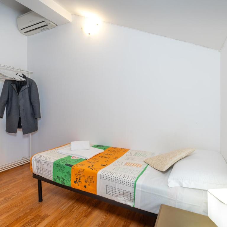 Attico Arena - Family Room with Private Bathroom - 12