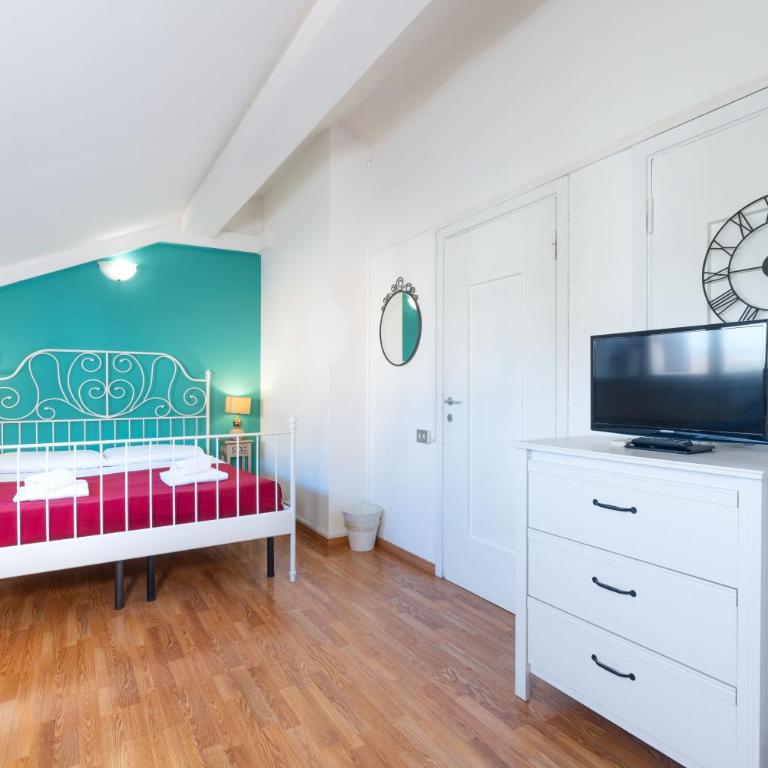 Attico Arena - Family Room with Private Bathroom - 17