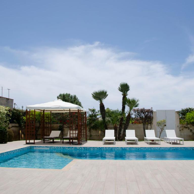 Villa with Private Pool & Garden 10 min walk to the Beach - Villa con Piscina Privata - 1