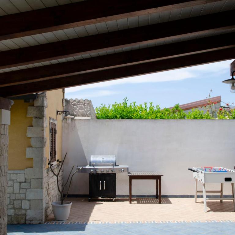 Villa with Private Pool & Garden 10 min walk to the Beach - Villa con Piscina Privata - 16