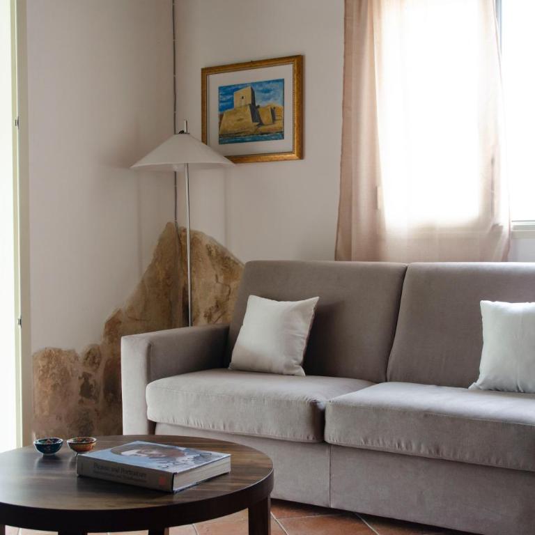 Villa with Private Pool & Garden 10 min walk to the Beach - Villa con Piscina Privata - 23
