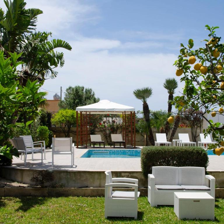 Villa with Private Pool & Garden 10 min walk to the Beach - Villa con Piscina Privata - 39