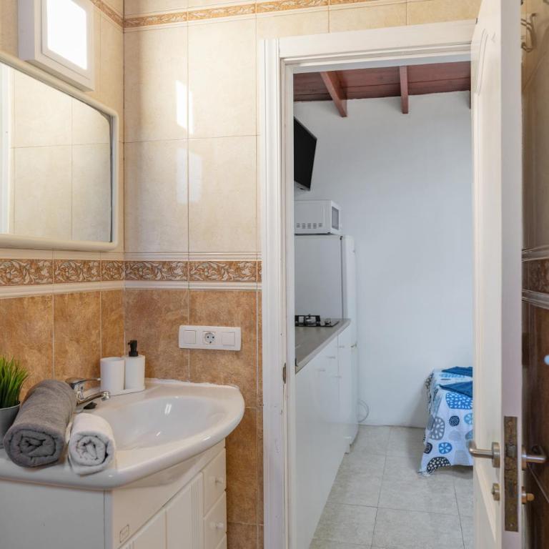 Casa Valentina 2 - One-Bedroom Apartment with Garden View - 7