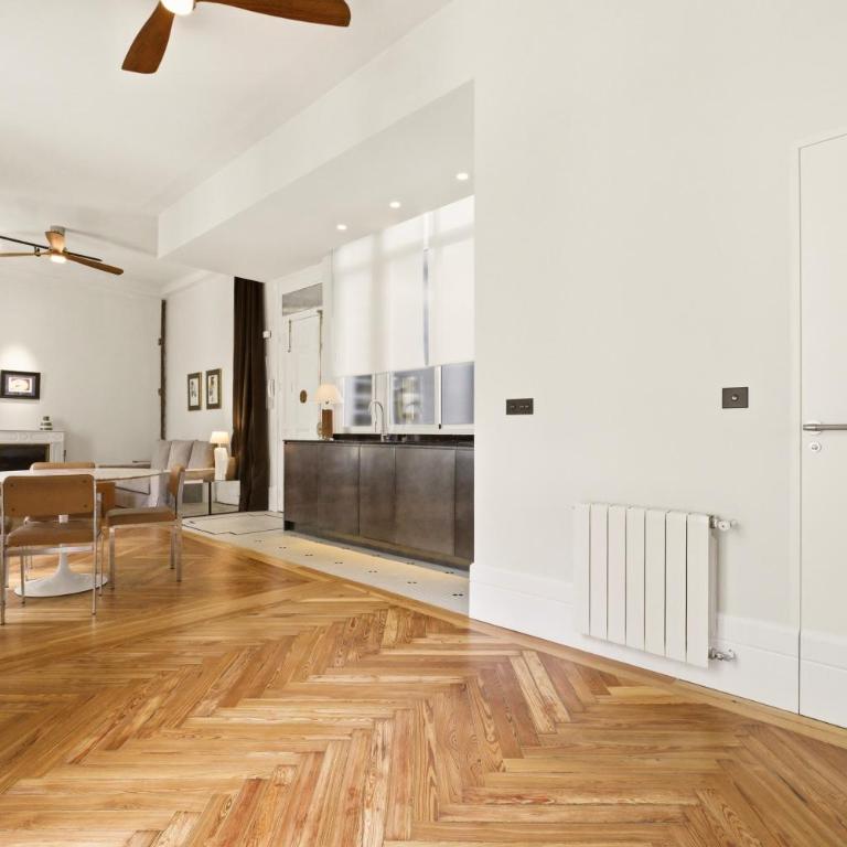 1905 Corner Flat - Temporary Stay - Las Letras - Two-Bedroom Apartment - 13