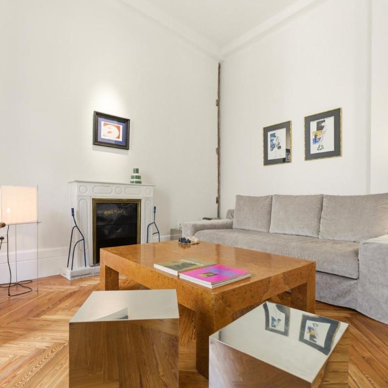 1905 Corner Flat - Temporary Stay - Las Letras - Two-Bedroom Apartment - 5