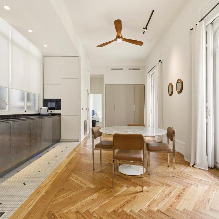 1905 Corner Flat - Temporary Stay - Las Letras - Two-Bedroom Apartment - 7