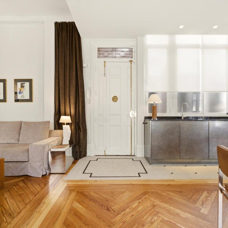 1905 Corner Flat - Temporary Stay - Las Letras - Two-Bedroom Apartment - 6