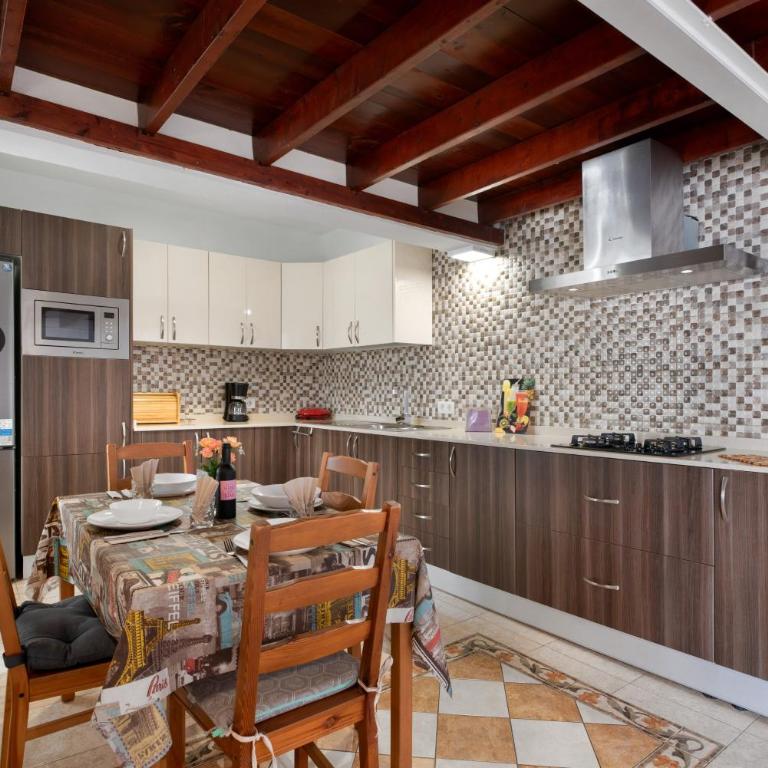 Casa Valentina 2 - Two-Bedroom Deluxe Apartment with Garden View - 7
