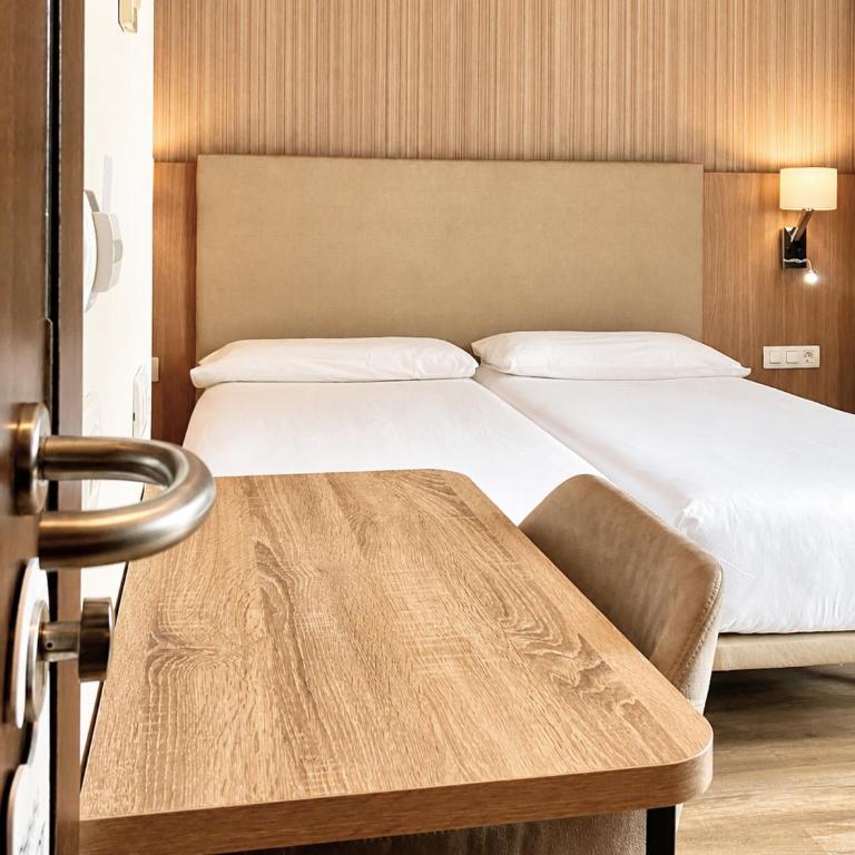 Hostal Centric - Triple Room - 8