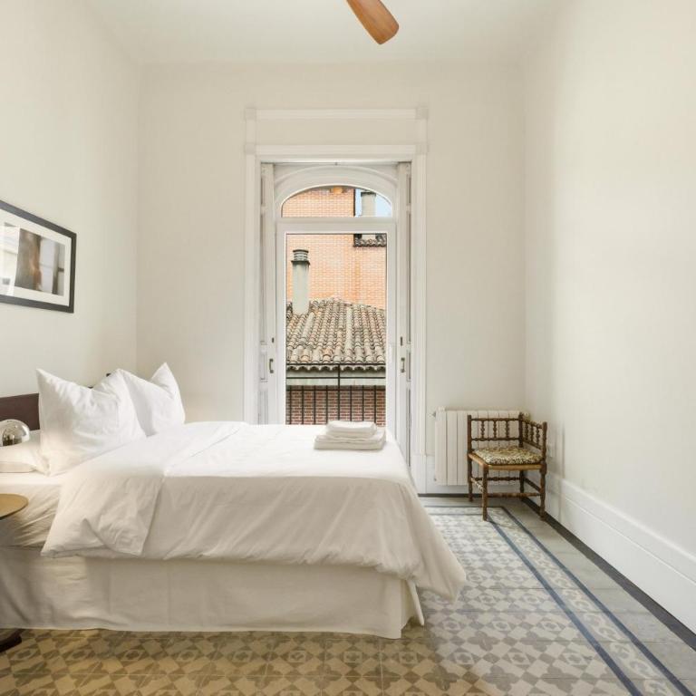 1905 Corner Flat - Temporary Stay - Las Letras - Two-Bedroom Apartment - 15