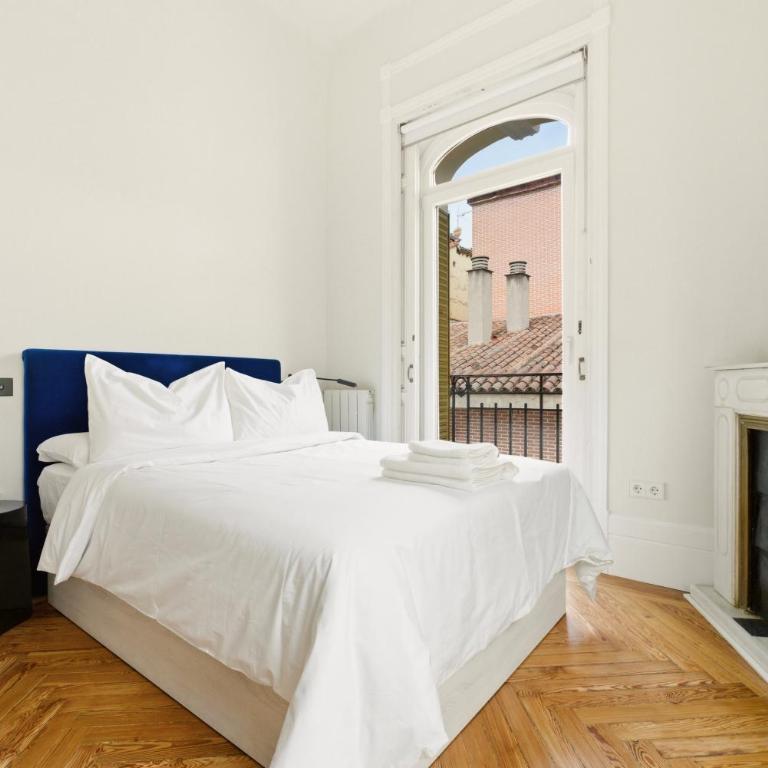 1905 Corner Flat - Temporary Stay - Las Letras - Two-Bedroom Apartment - 27