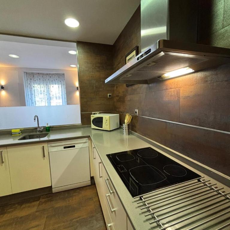 Elegant apartment for four in Madrid - CSF - Two-Bedroom Apartment - 2