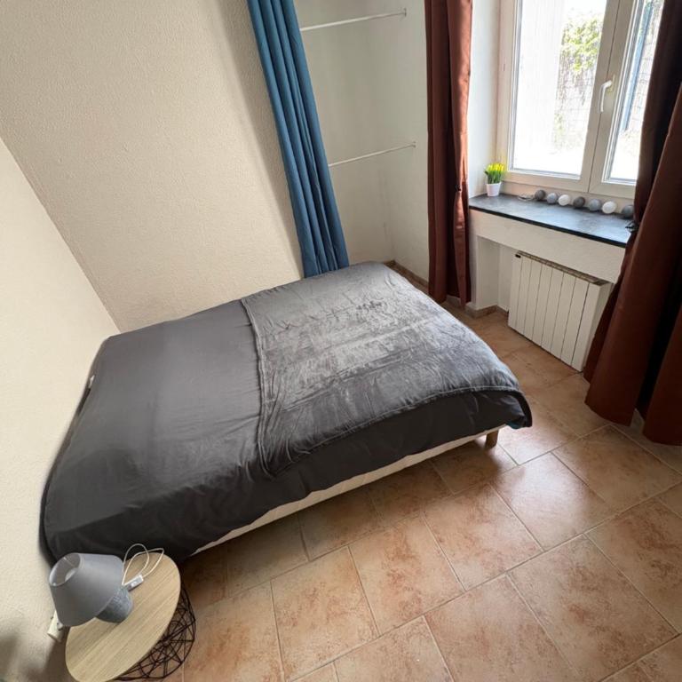 2 pièces cour et rue - Appartement 2 Chambres - 2