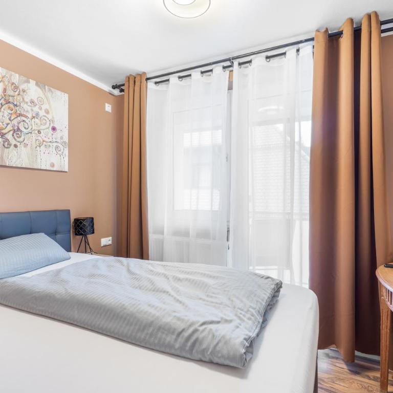 Hotel Alpenrose - Doppelzimmer mit Balkon - 4